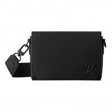 Сумка Louis Vuitton Takeoff Messenger PM Black