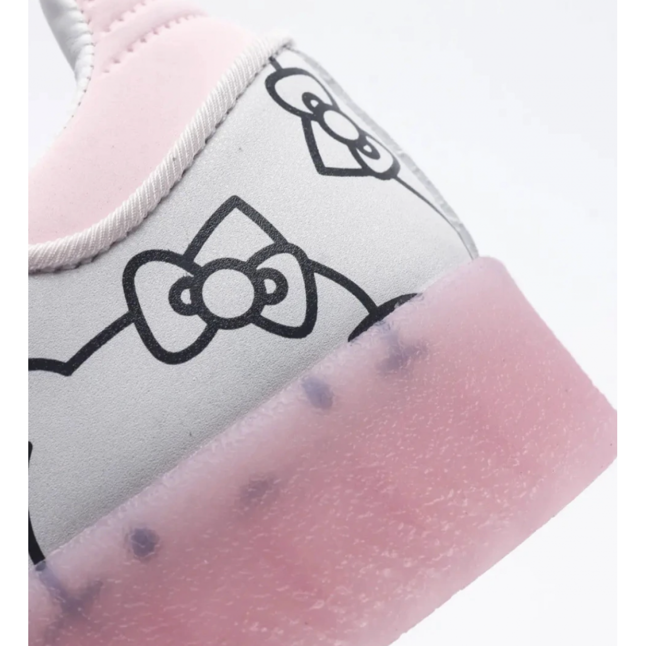 Adidas Samba 2.0 X Hello Kitty