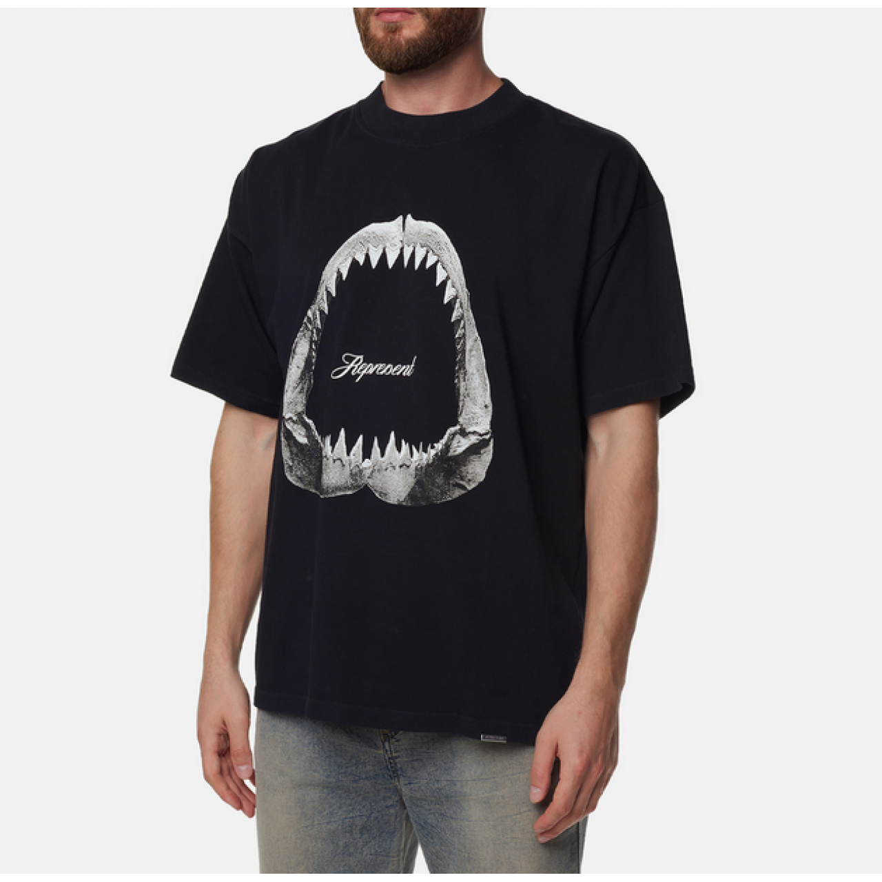 Футболка Represent Shark Jaws Black M05237-171 