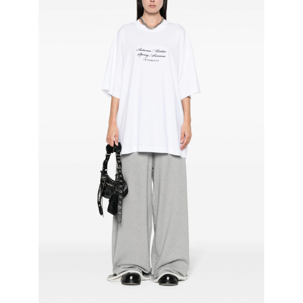 Футболка VETEMENTS Embroidered Logo T-shirt White UE64TR720W
